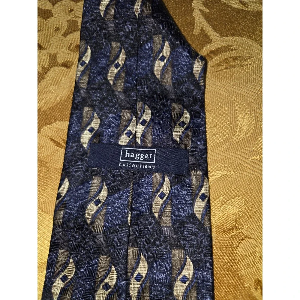Haggar  Mens Navy Blue/Brown Geometric Abstract Silk Blend Necktie Tie